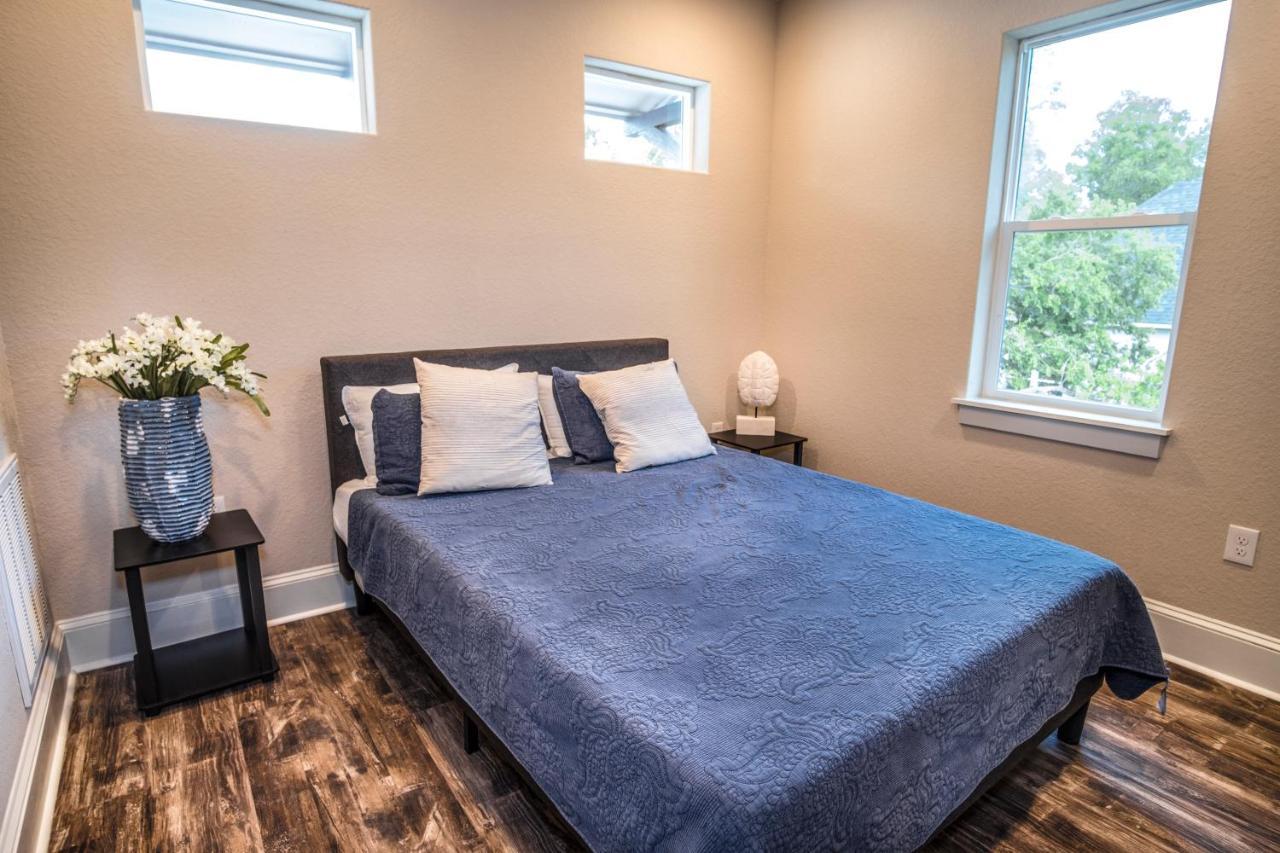 Beautiful Guest House On New Built Home Near Downtown San Antonio Luaran gambar